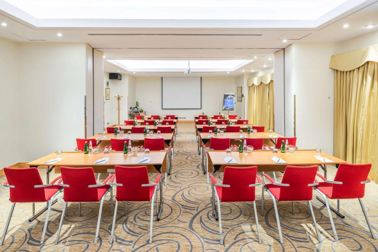 Radisson Blu Hotel, 리야드 외부 사진