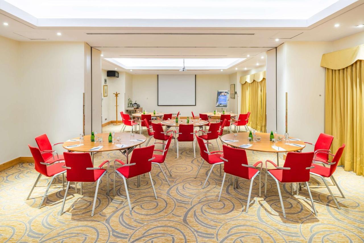 Radisson Blu Hotel, 리야드 외부 사진